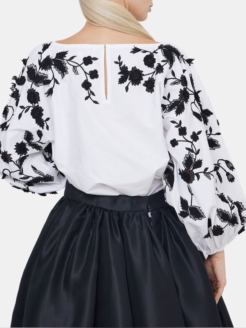 Carolina Herrera 3-D embroidered White Black Floral Cotton Puff Sleeve Top 10 - Picture 5 of 6